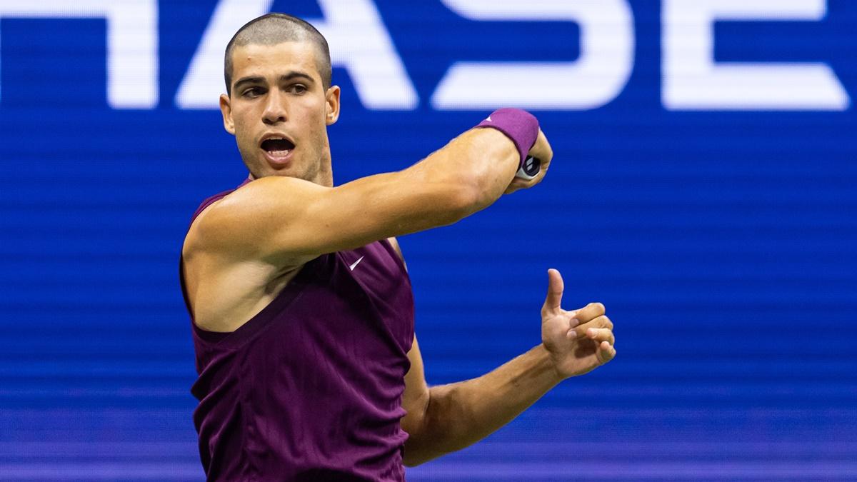 Spain's Carlos Alcaraz easily beat Reilly Opelka of the United States to set up a second-round encounter with Italian Mattia Bellucciin.