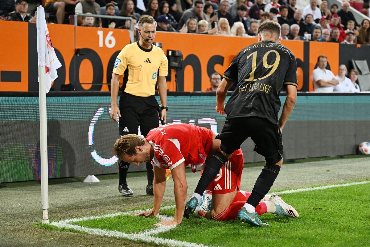 Bayern Munich's Harry Kane in action with FC Augsburg's Robin Fellhauer