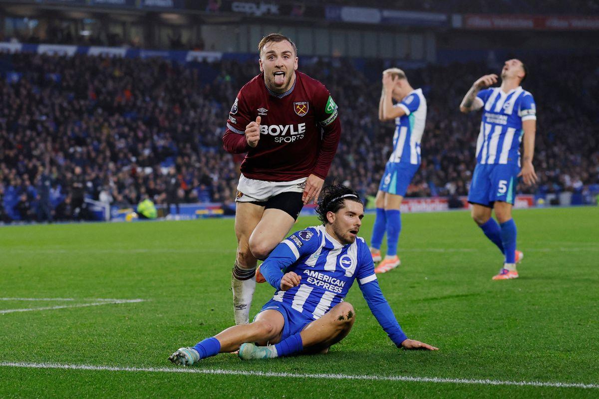 West Ham United's Jarrod Bowen celebrates 