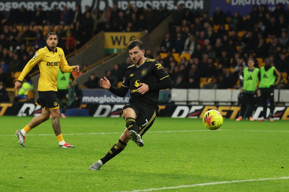 Manchester United's Mason Mount scores their third goal