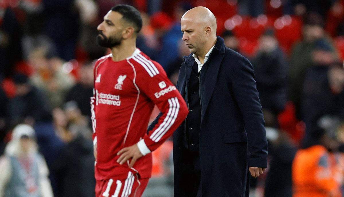 Arne Slot with Mohamed Salah Arne Slot with Mohamed Salah