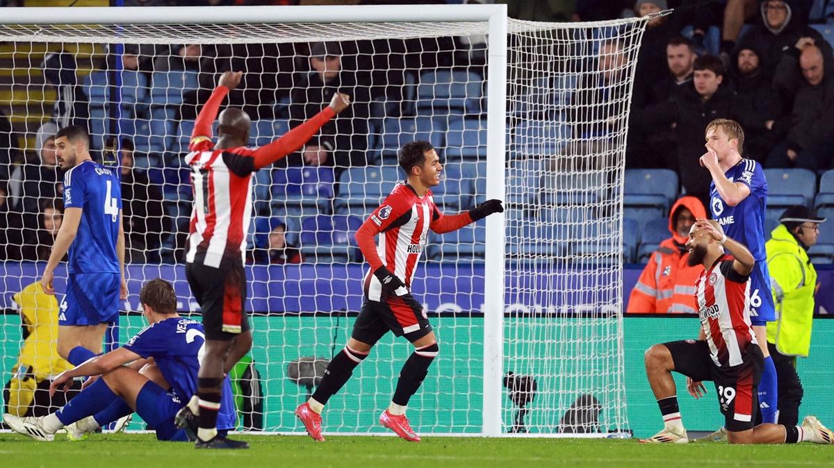 Fabio Carvalho celebrates scoring Brentford's fourth goal with Bryan Mbeumo during the Premier League match against Leicester City, at King Power Stadium, Leicester, on Friday.