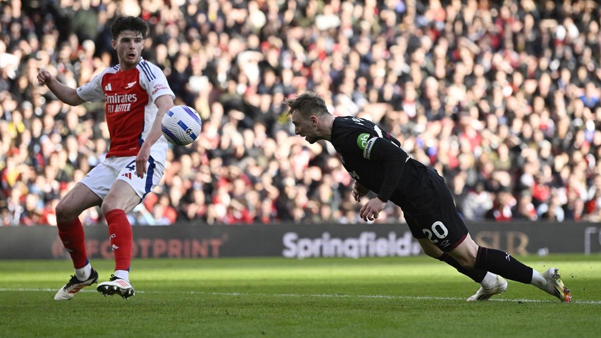 Jarrod Bowen scores West Ham United's match-winner against Arsenal during the Premier League match at Emirates Stadium, London, on Saturday.