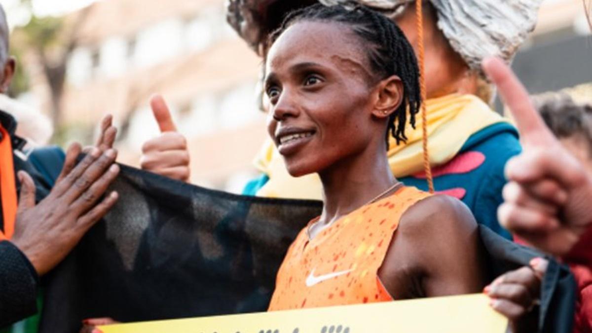 Double Olympic champion Beatrice Chebet ended her year on a high, clocking a stunning 13:54 seconds at the Cursa dels Nassos road race in Barcelona on Tuesday.