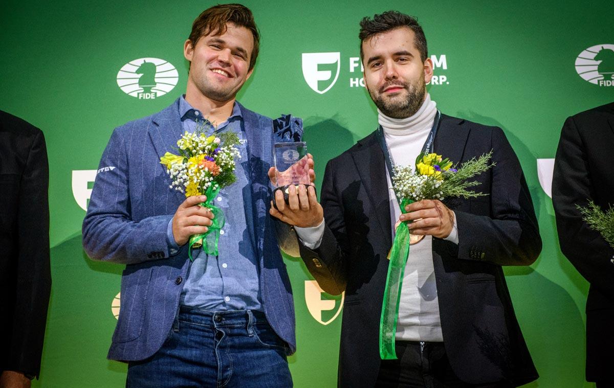 Magnus Carlsen and Ian Nepomniachtchi