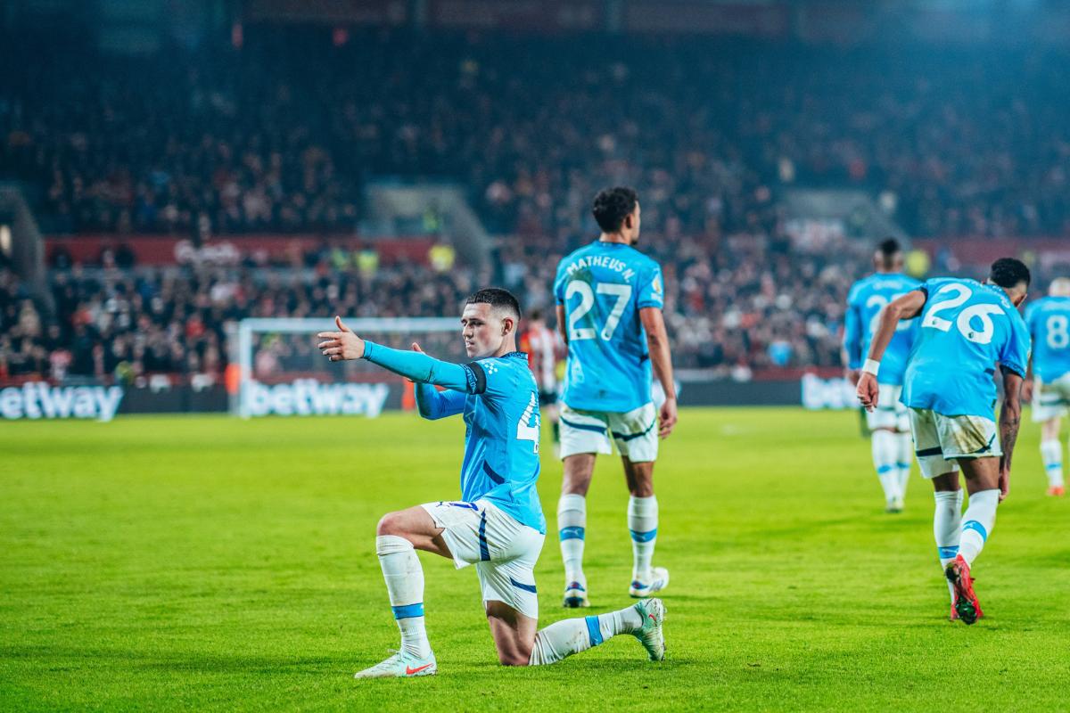 Manchester City's Phil Foden celebrates scoring the 2nd goal