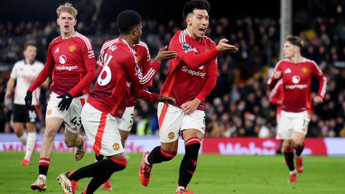 Manchester United's Lisandro Martinez celebrates