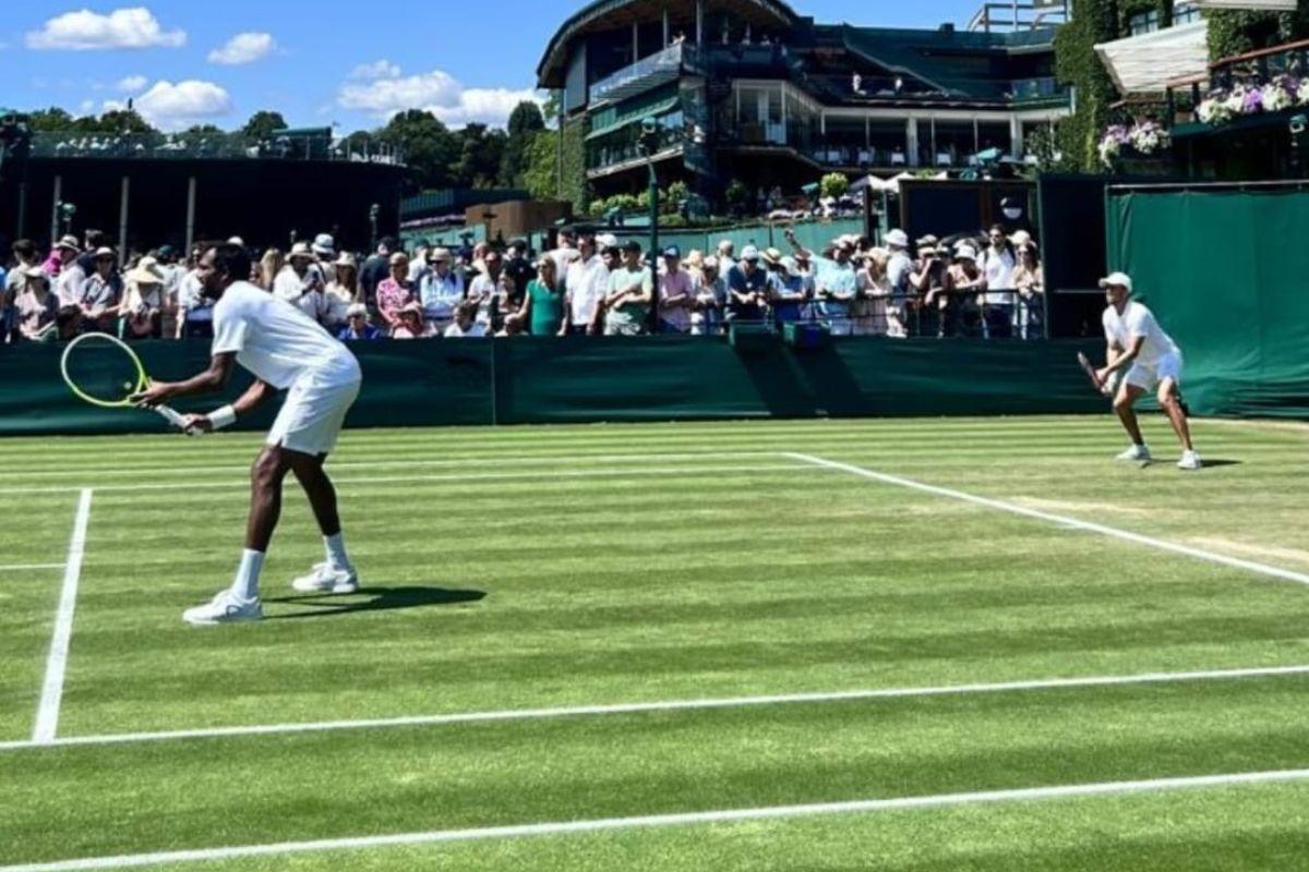 N Sriram Balaji of India and his doubles partner Miguel Reyes-Varela bowed out after a tame fight