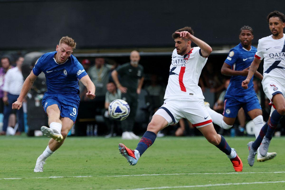 Chelsea's Liam Delap shoots at goal