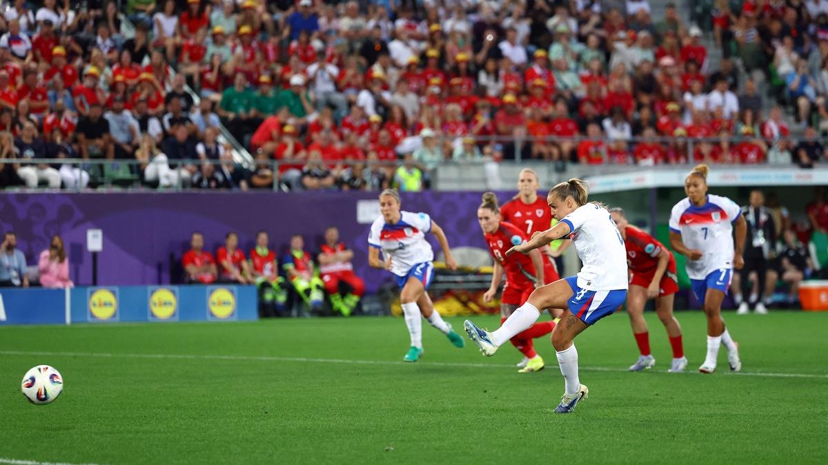 Georgia Stanway scores from the penalty spot to put England ahead in the women's Euro 2025 Group D match against Wales at Arena St. Gallen, St. Gallen, Switzerland, on Sunday.