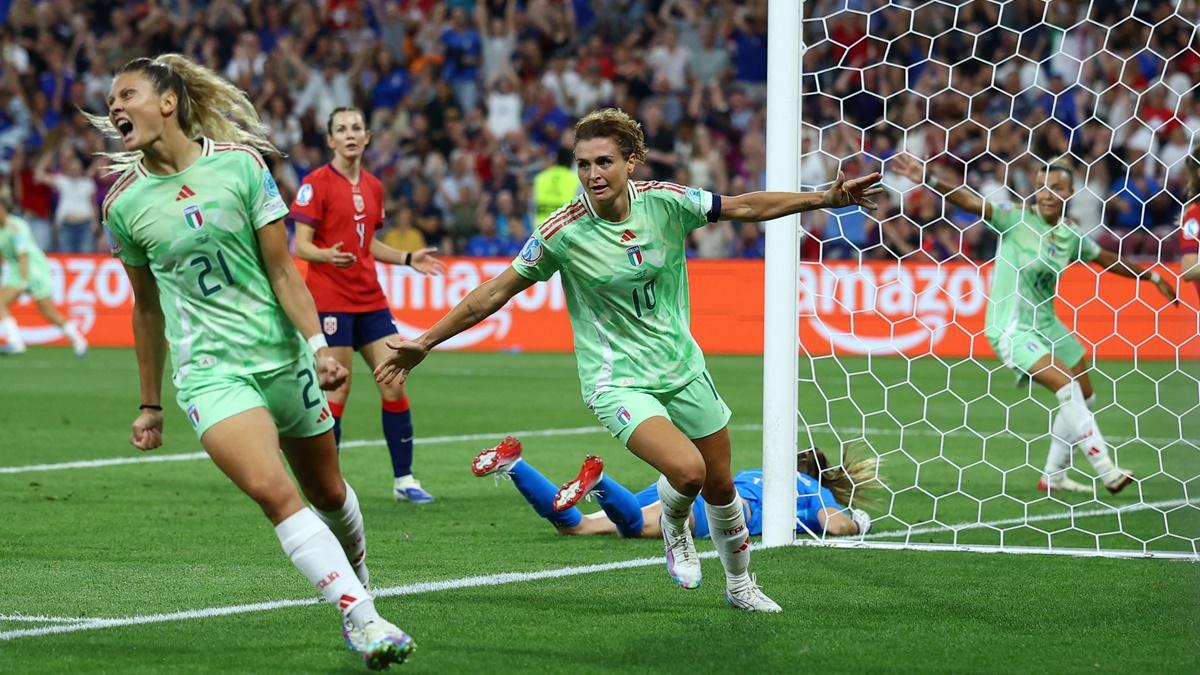 Cristiana Girelli (No. 10) celebrates scoring Italy's second goal