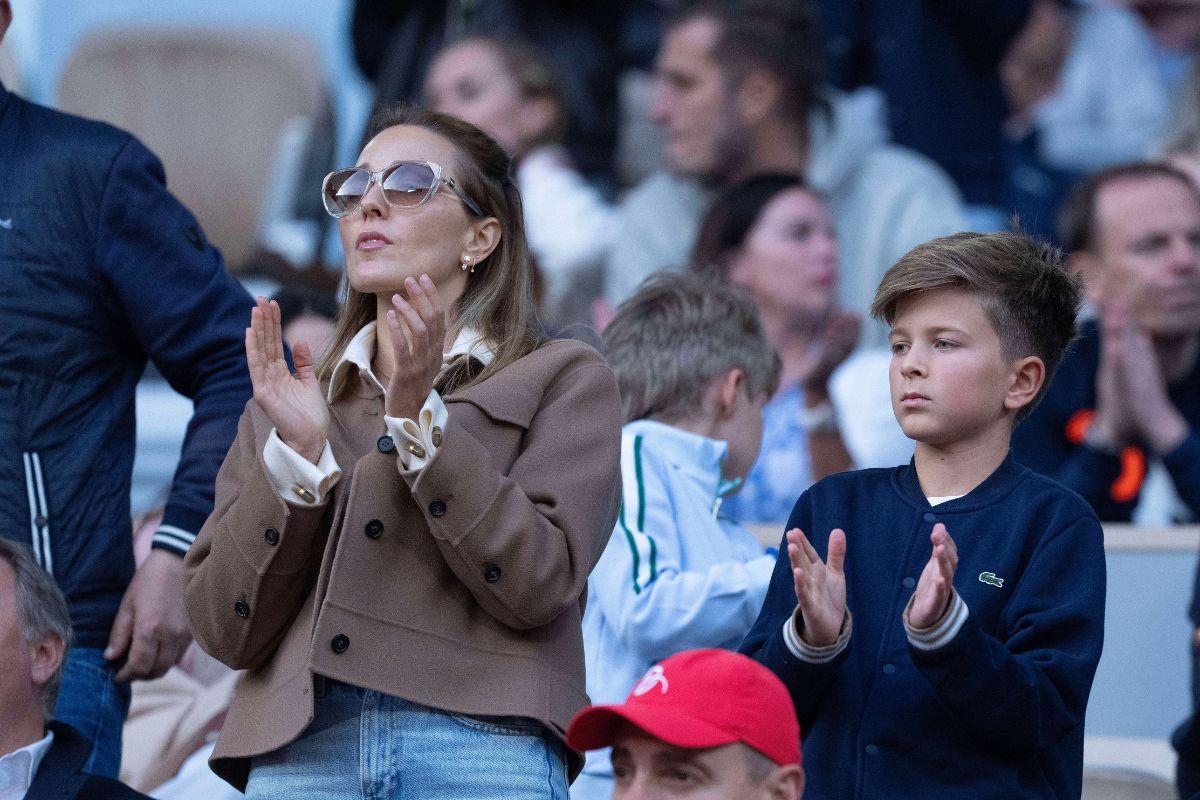 Jelena Djokovic and Stefan Djokovic cheer Novak on 