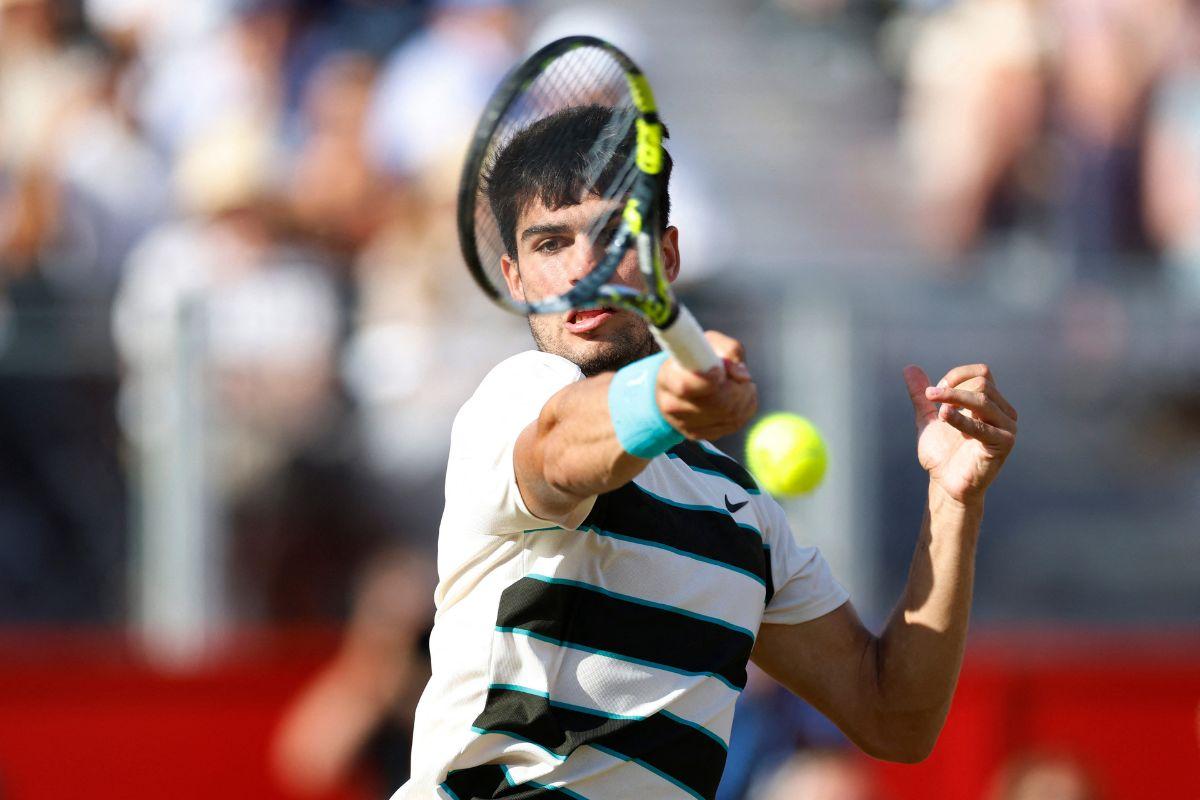 Spain's Carlos Alcaraz in action during his semi final match against Spain's Roberto Bautista-Agut at the Queen's Club Championships in Queen's Club, London, Britain  on Saturday 
