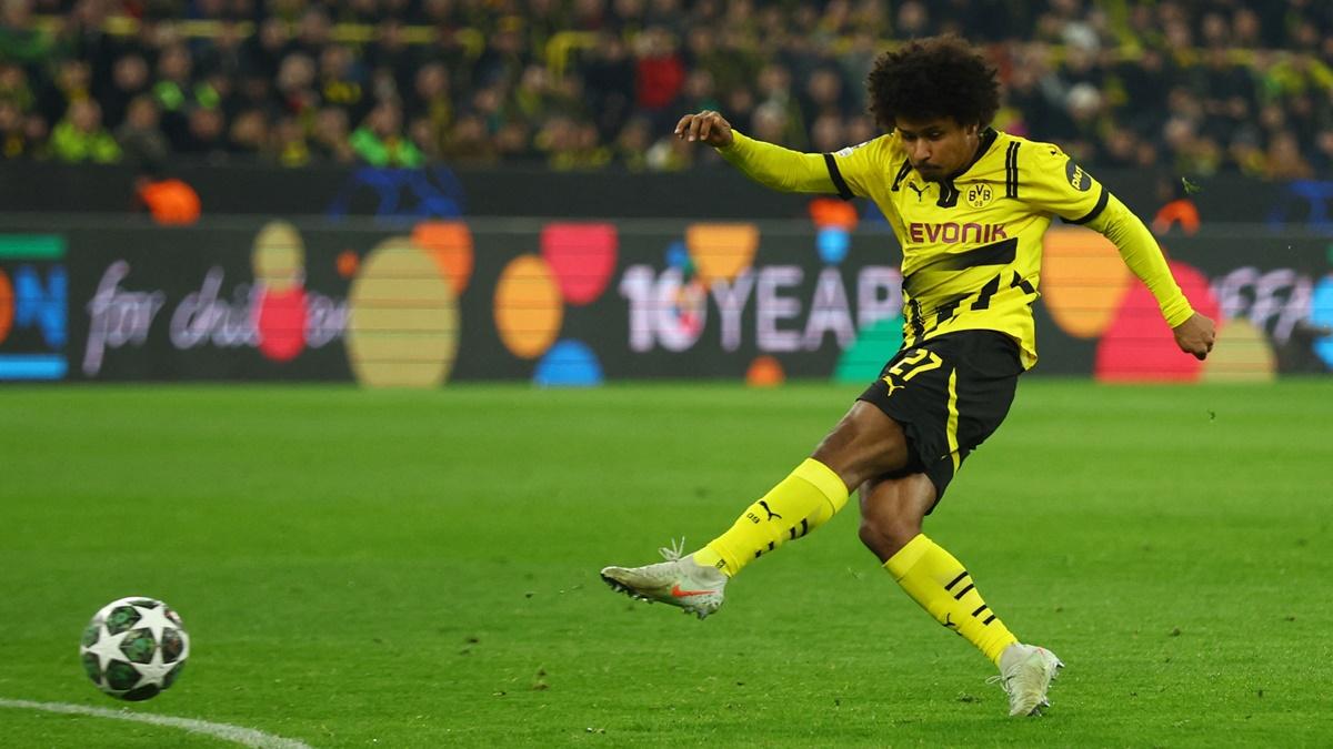 Karim Adeyemi puts Borussia Dortmund ahead in the match.