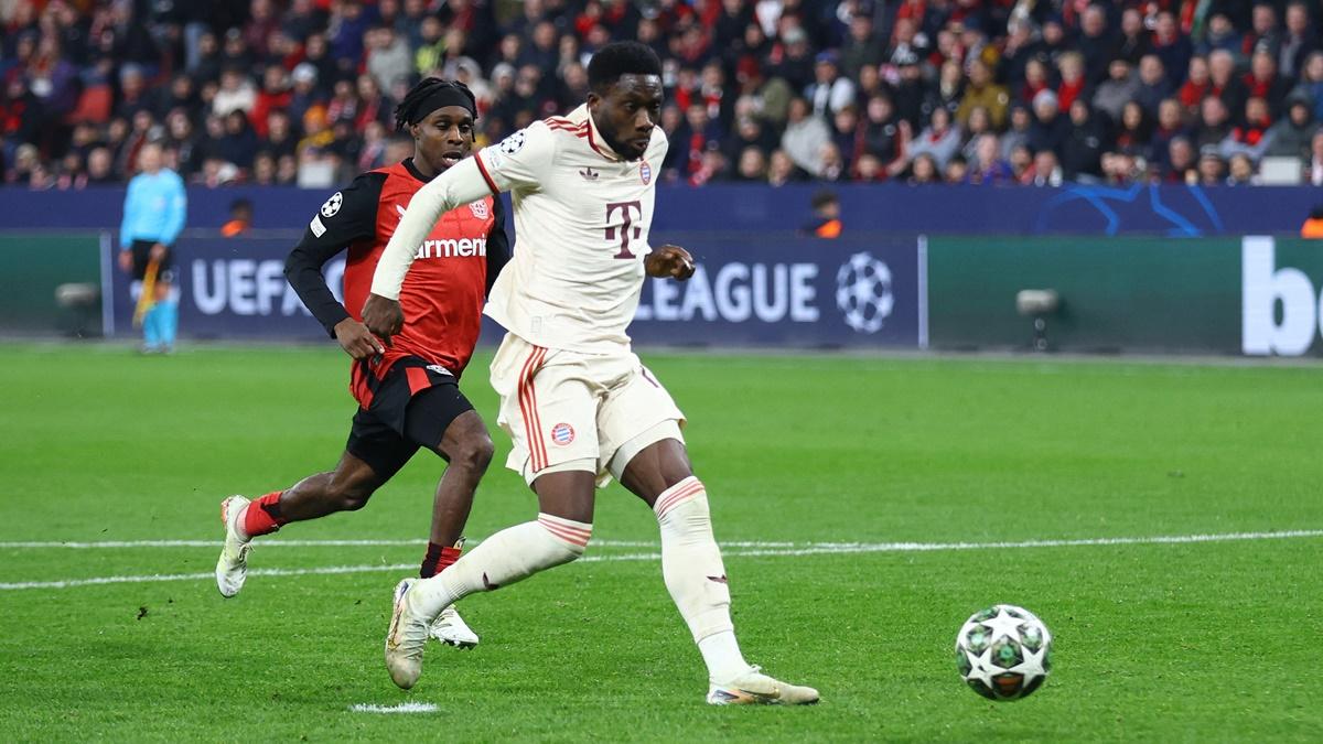 Alphonso Davies scores Bayern Munich's second goal.