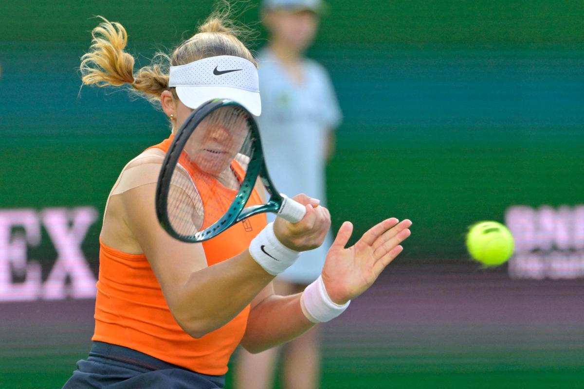 Russia's Mirra Andreeva) hits a shot during her semifinal match defeating Iga Swiatek (not pictured) at the BNP Paribas Open at the Indian Well Tennis Garden