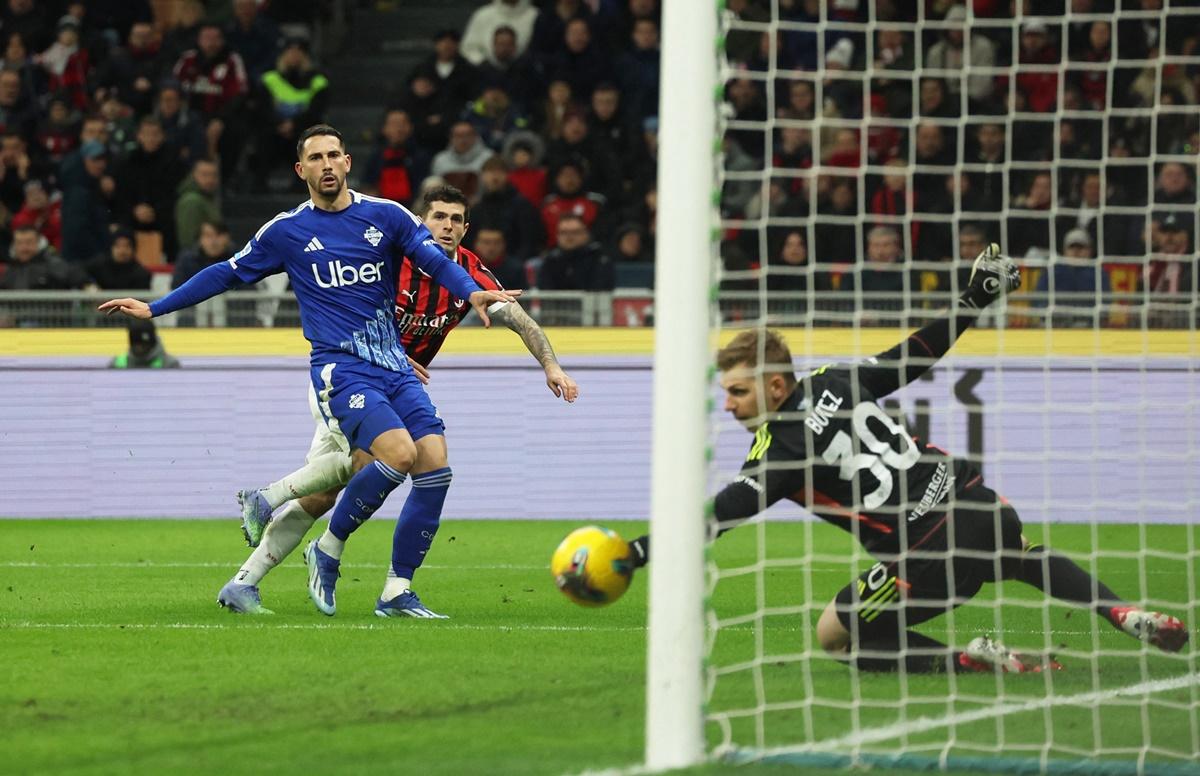 Christian Pulisic scores AC Milan's opening goal in the Serie A match against Como at San Siro, Milan.