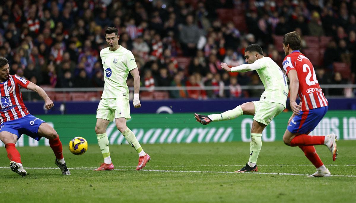 Ferran Torres scores Barcelona's fourth goal