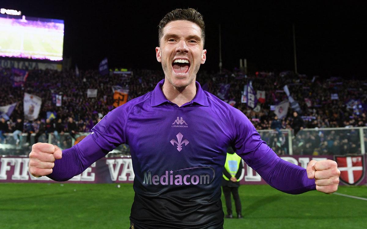 Fiorentina's Robin Gosens celebrates