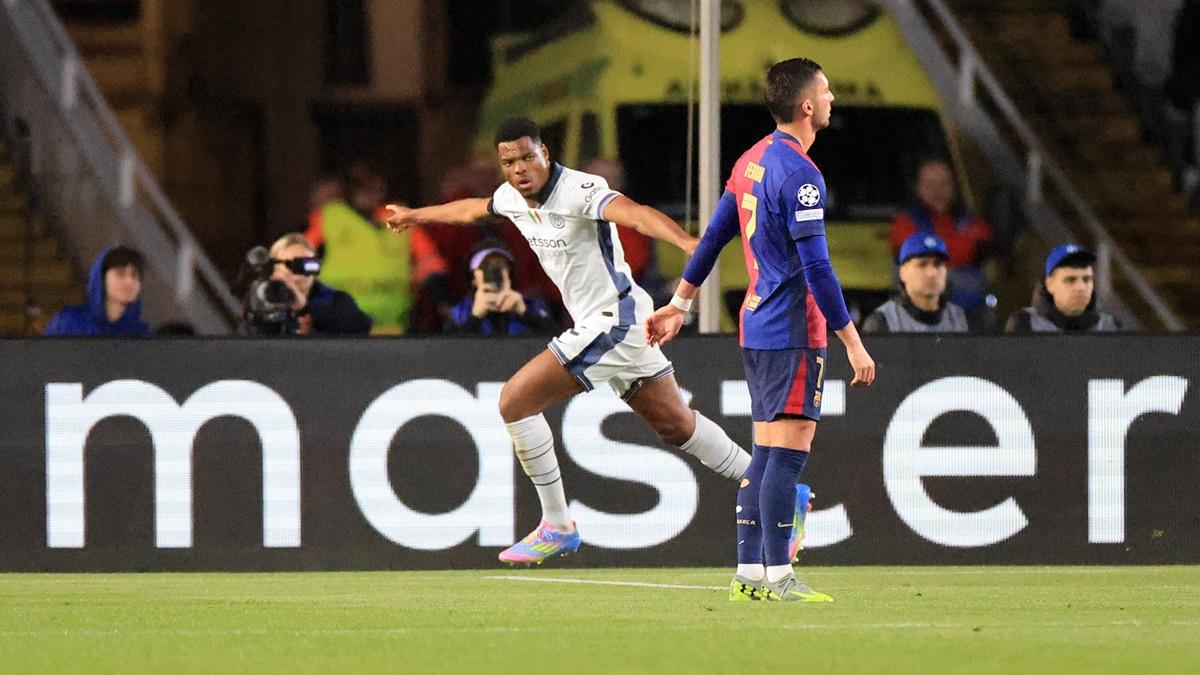  Denzel Dumfries celebrates scoring Inter Milan's third goal during the Champions League semi-final first leg against Barcelona at Estadi Olimpic Lluis Companys, Barcelona, Spain, on Wednesday.