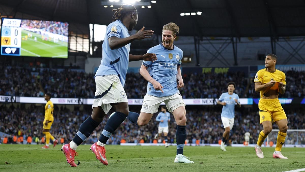 Kevin De Bruyne celebrates with Jeremy Doku Action after scoring what turned out to be the only goal of the match.