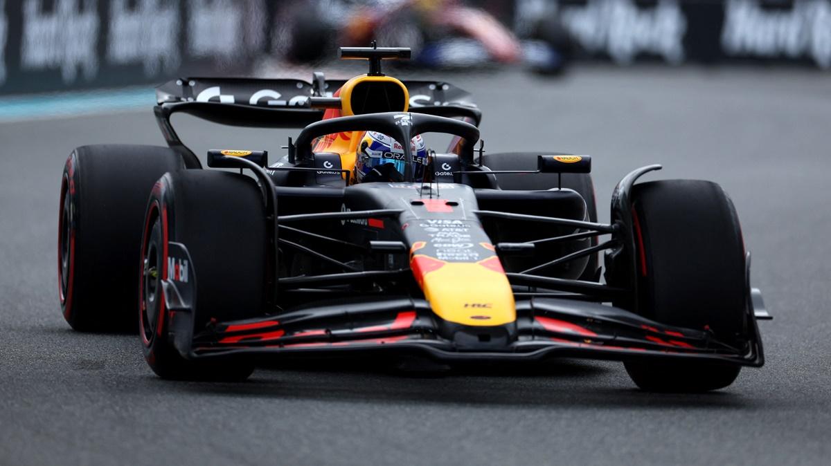 Four-times champion Max Verstappen set a blistering lap of one minute 26.204 seconds around the Hard Rock Stadium.