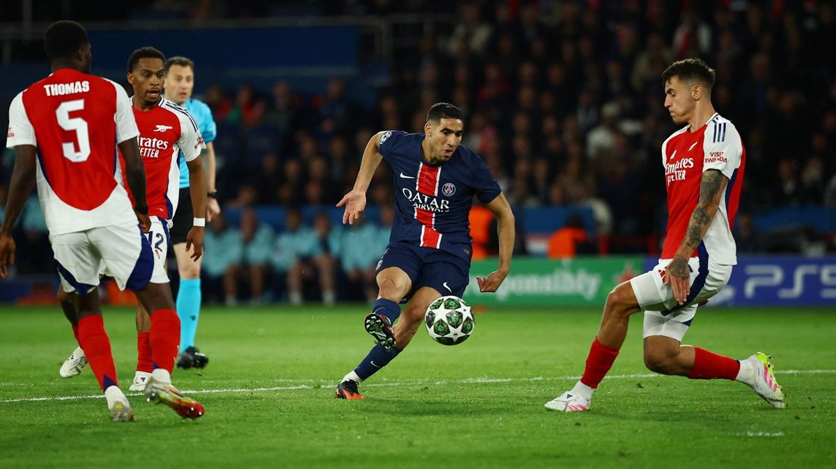 Achraf Hakimi scores Paris St Germain's second goal.