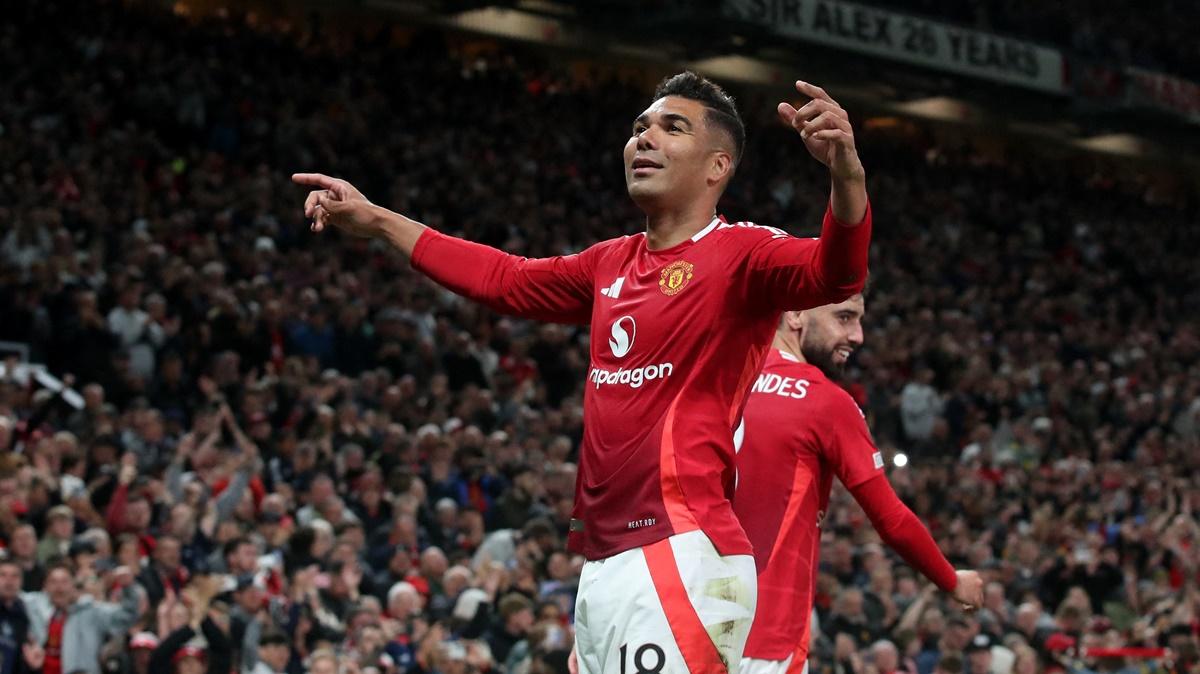 Casemiro celebrates scoring Manchester United's second goal.