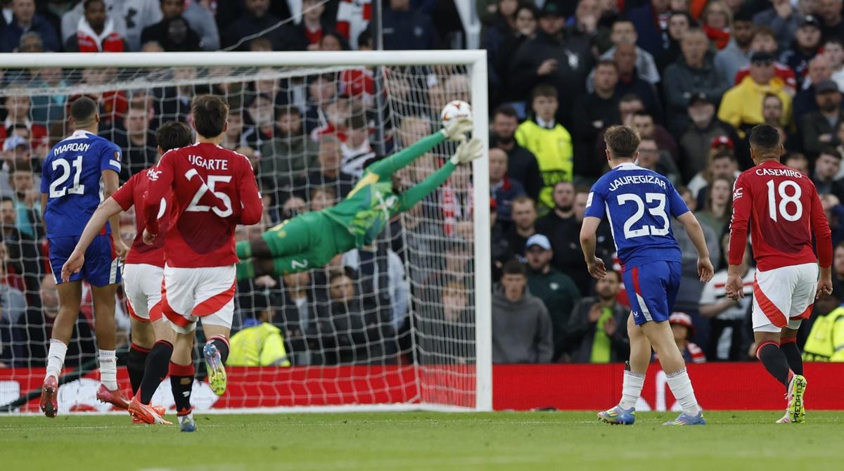 Mikel Jauregizar puts Athletic Bilbao ahead in the match.