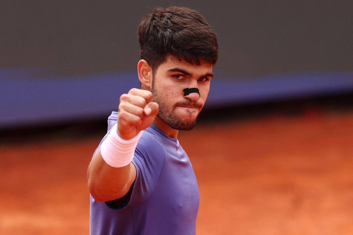 Spain's Carlos Alcaraz celebrates after winning his quarter final match against Britain's Jack Draper at  Foro Italico, Rome, Italy on Wednesday 