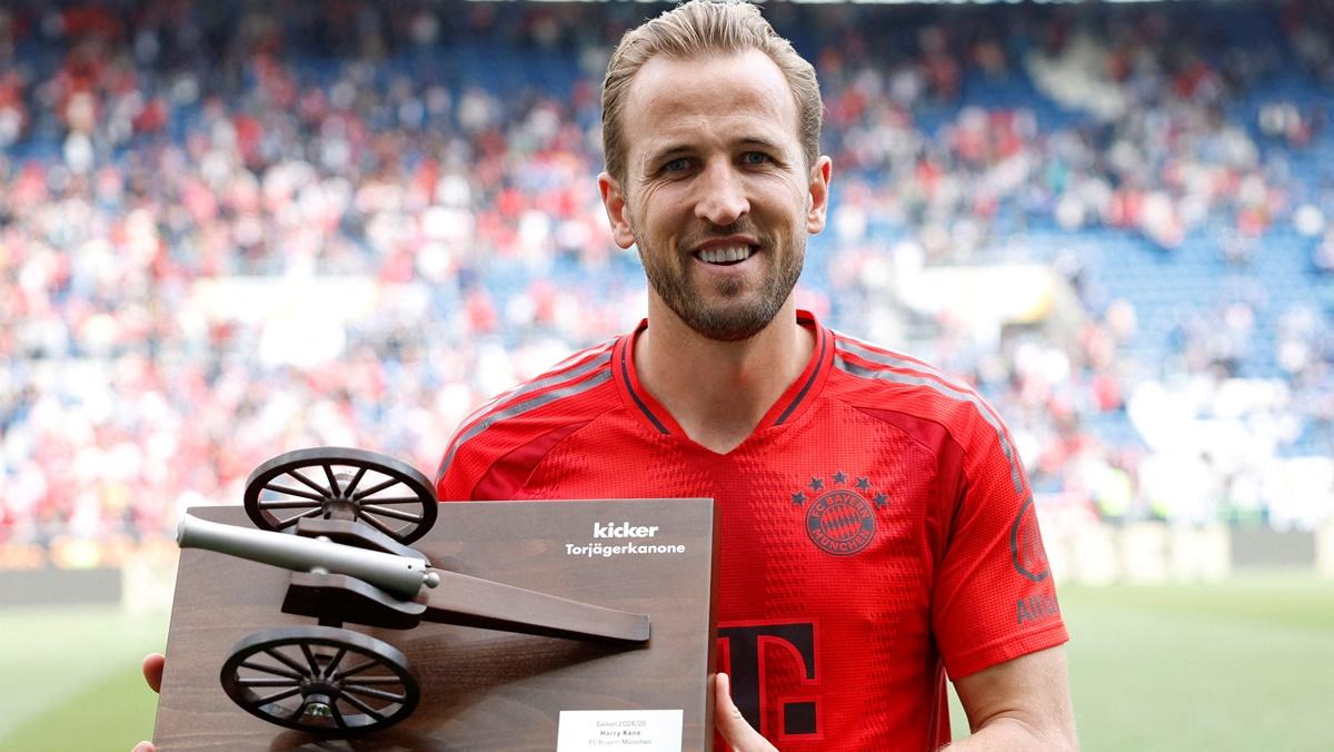 Bayern Munich's Harry Kane poses with the Bundesliga's top scorer's gun after the match against TSG 1899 Hoffenheim at PreZero Arena, Sinsheim, Germany, on Saturday.
