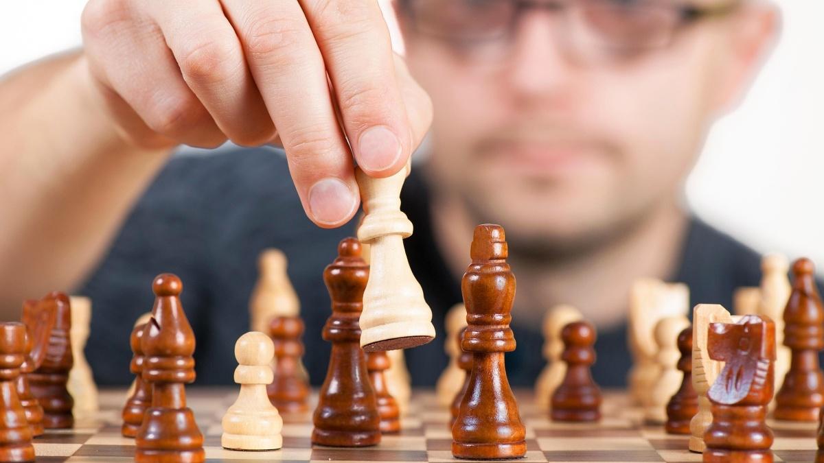 Two Chess Bodies, One Big Controversy