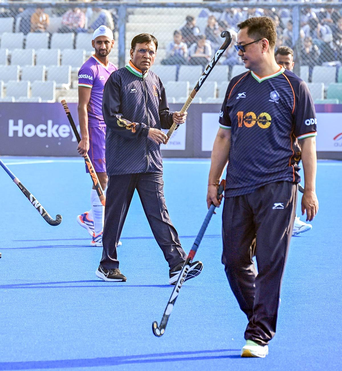 Union Minister Mansukh Mandaviya with Union Minister of Parliamentary Affairs Kiren Rijiju at the exhibition match