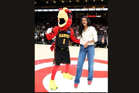 Harry the Hawk, Atlanta Hawks' mascot with PV Sindhu