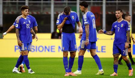 The dejected Italian players The dejected Italian players