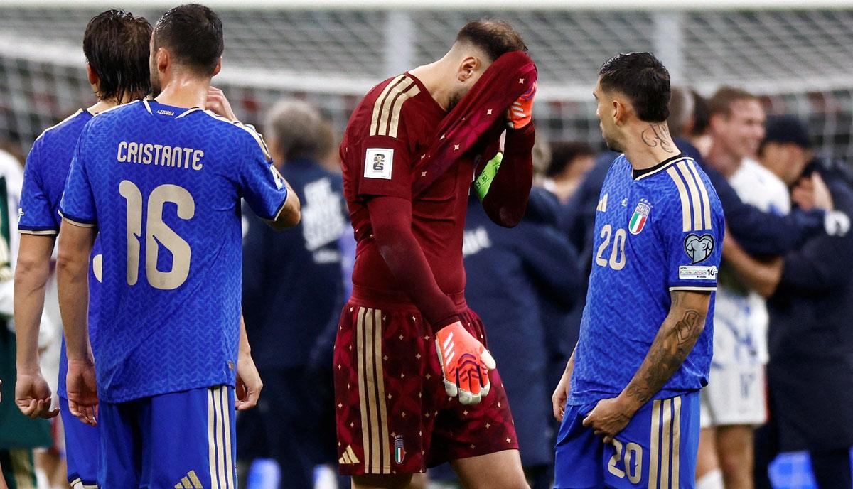 The dejected Italian players The dejected Italian players