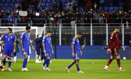 The dejected Italian players The dejected Italian players
