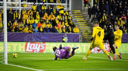 Jonathan David scores Juventus's third goal against odo/Glimt at Aspmyra Stadion, Bodo, Norway.