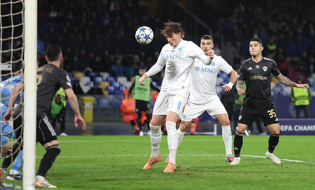 Scott McTominay scores Napoli's first goal against Qarabag at Stadio Diego Armando Maradona, Naples, Italy.