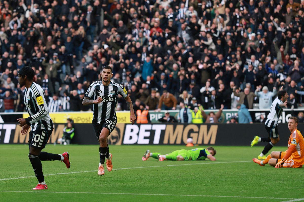 Newcastle United's Bruno Guimaraes celebrates scoring their second goal