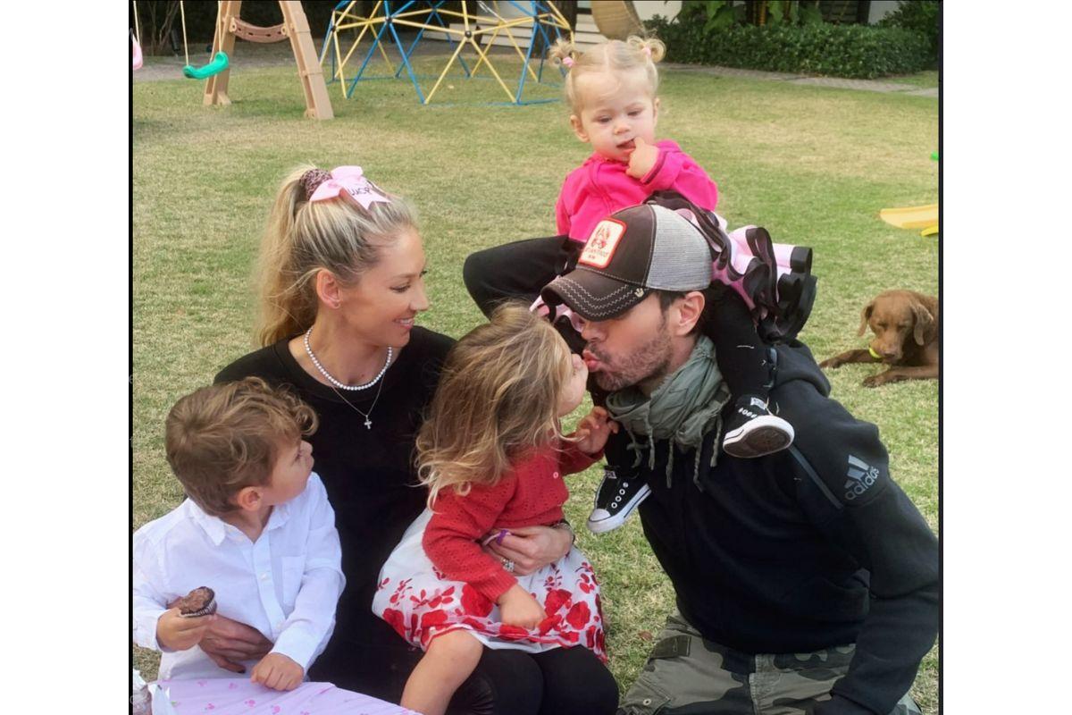 Anna Kournikova with Enrique Iglesias and their kids Lucy, Nicholas and Mary