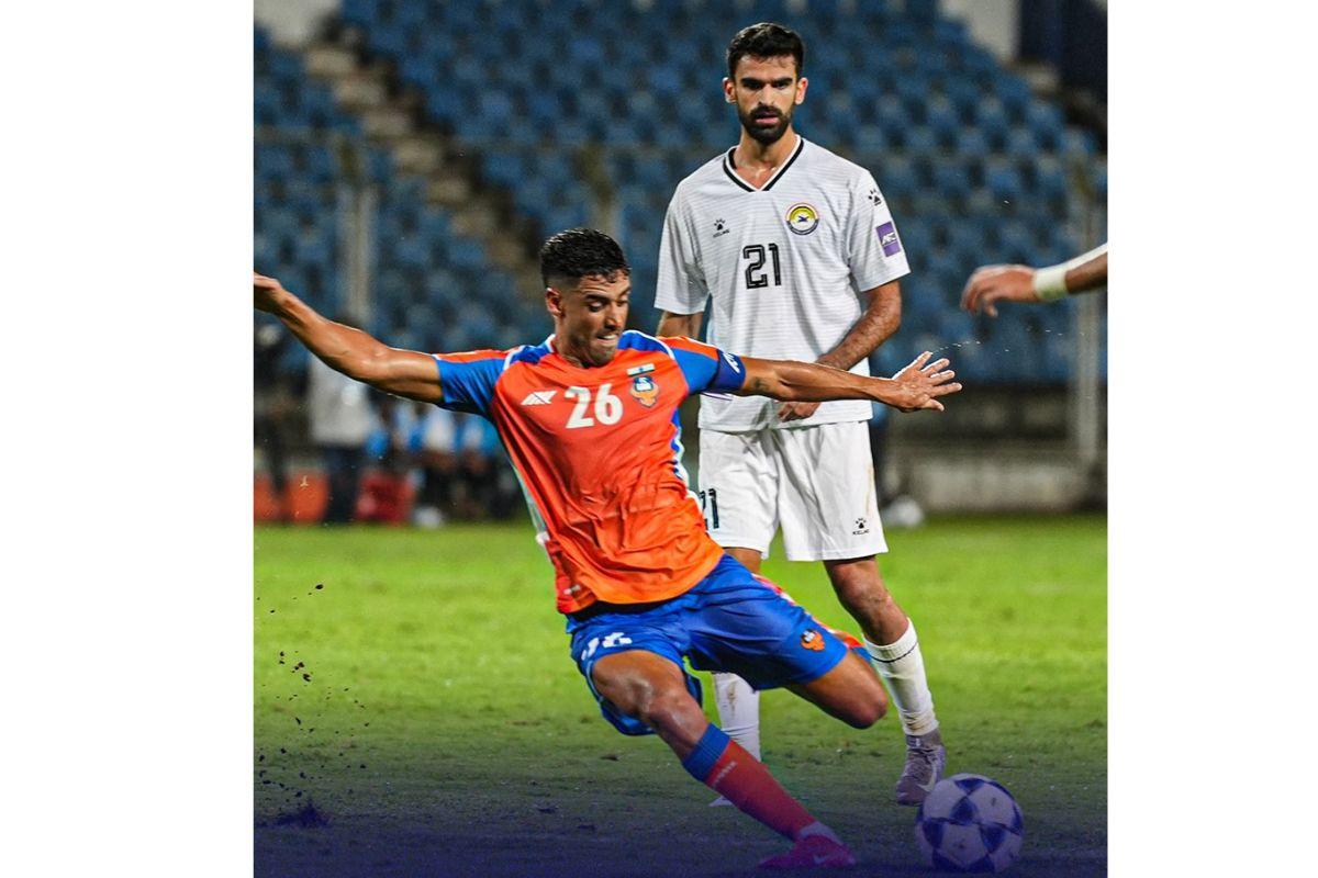 FC Goa's Borja Herrera takes a free-kick
